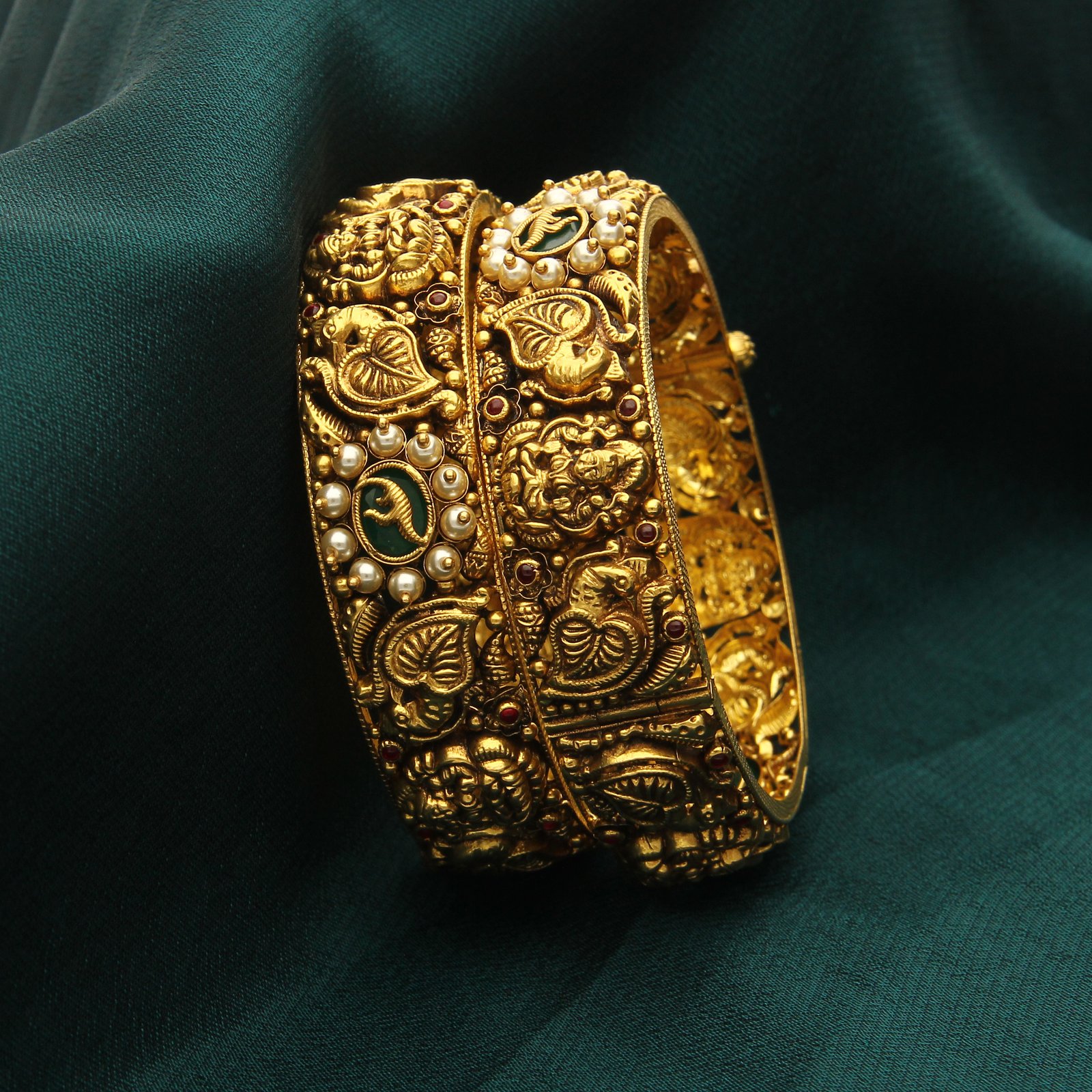 ANTIQUE DAKSHIN BANGLE